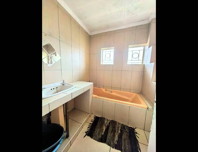 5 BEDROOM HOUSE FOR SALE IN SASOLBURG EXT 1